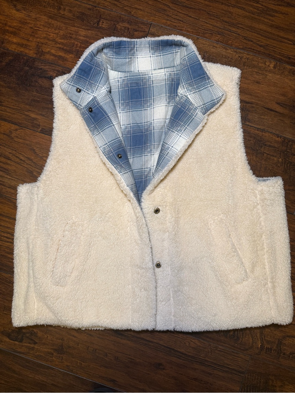 CLEO + WOLF Women’s Alice Reversible Sherpa and Plaid Vest Size Large Western - Picture 4 of 12